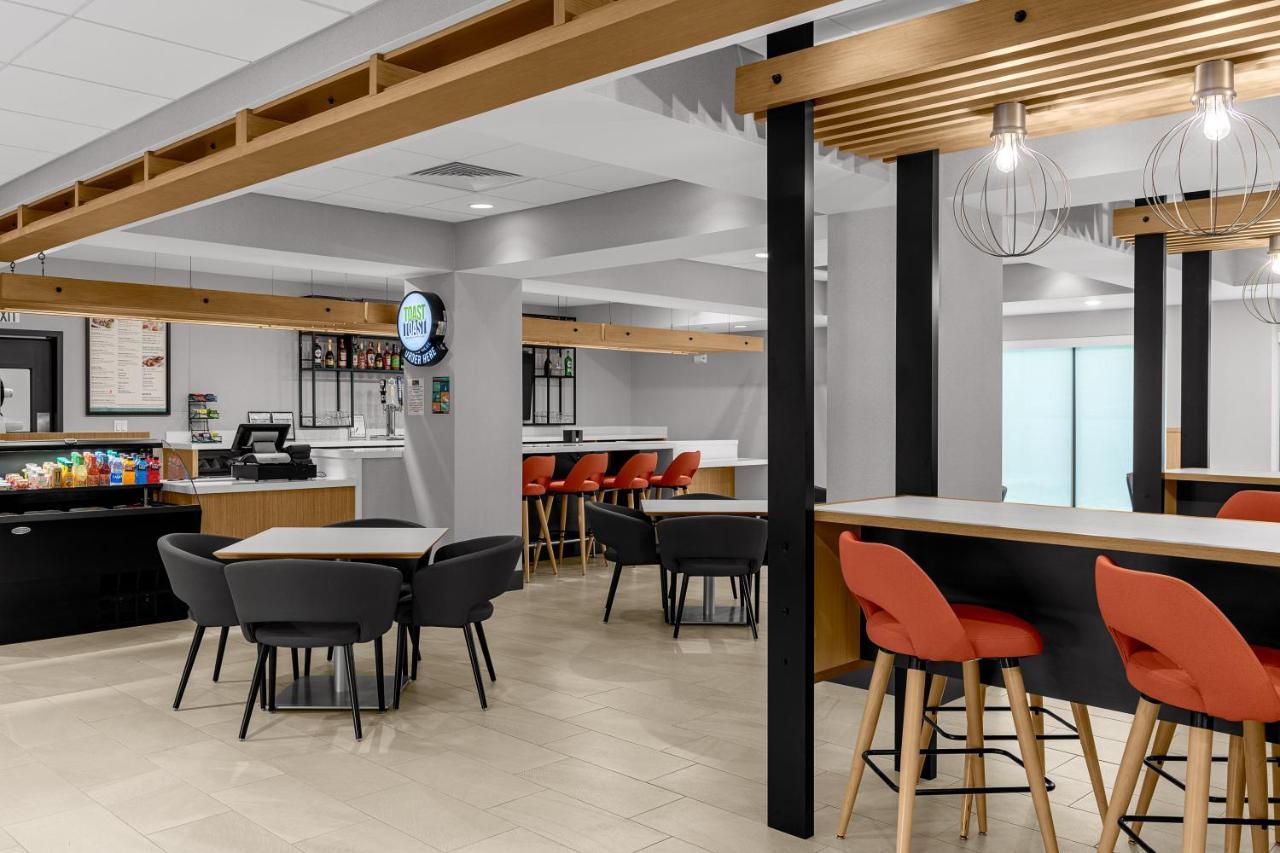 Holiday Inn Cleveland By Ihg Exterior photo