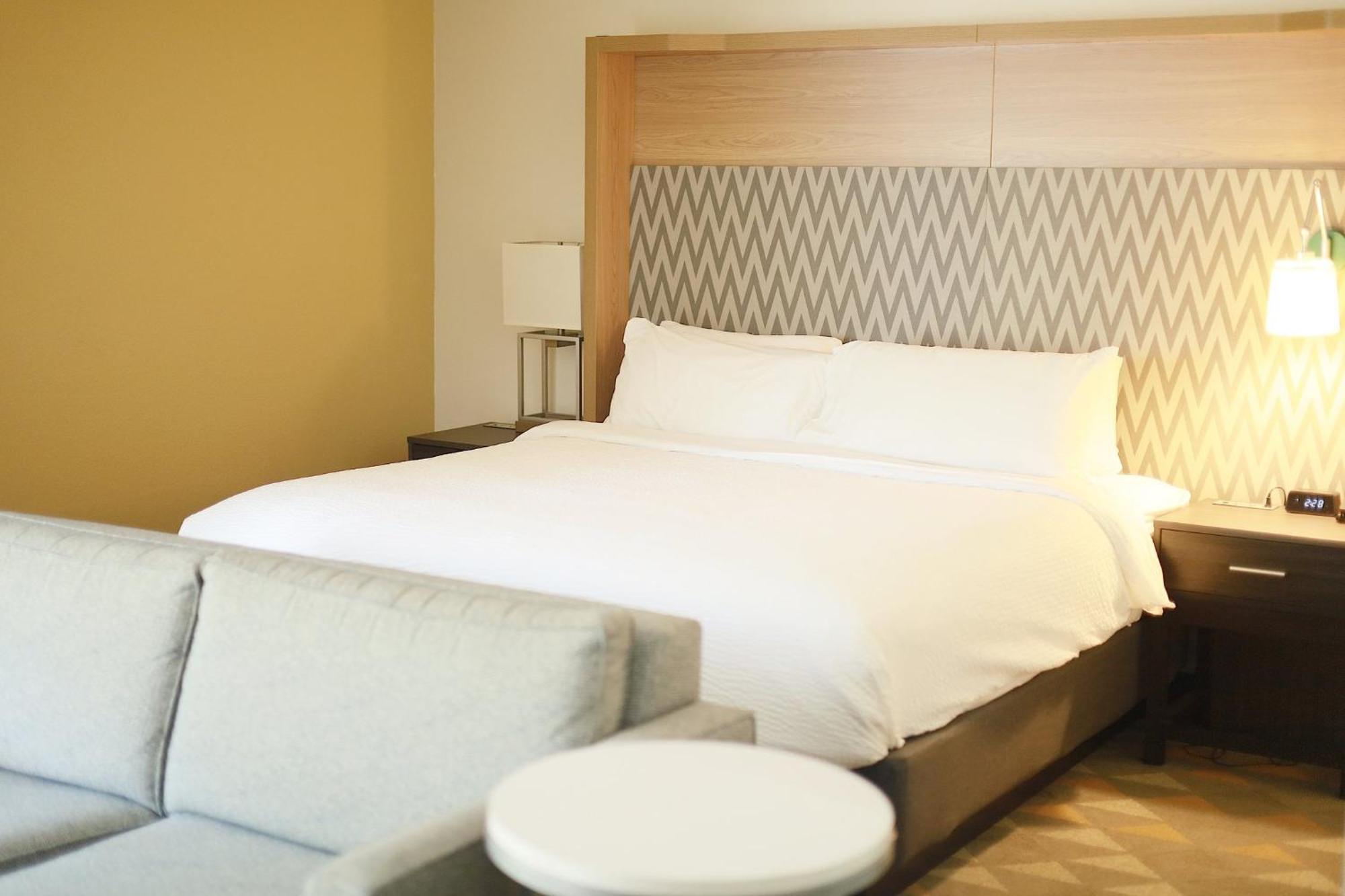 Holiday Inn Cleveland By Ihg Exterior photo