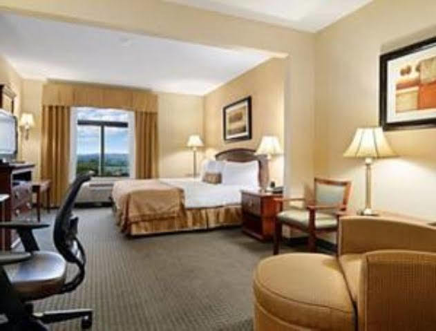 Holiday Inn Cleveland By Ihg Exterior photo